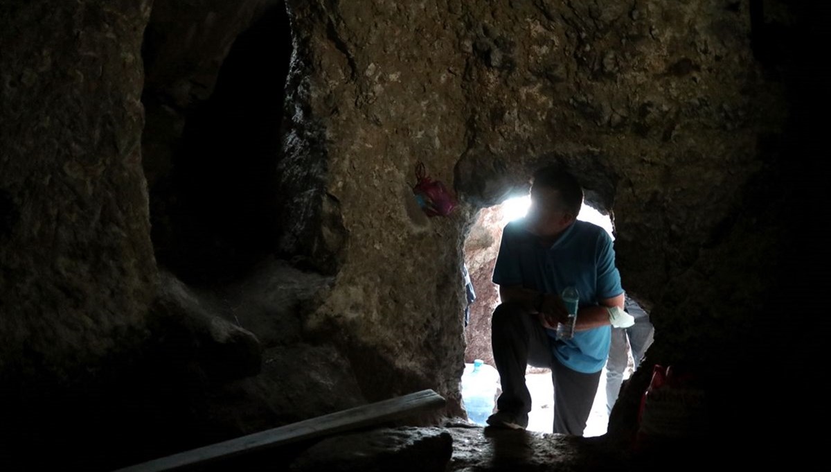 Konya Takkeli Dağ'da 9 yıldır yürütülen kazılarda 35 kaya mezarı bulundu